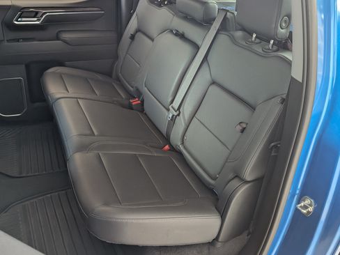 Used 2023 Chevrolet Silverado 1500 LTZ w/ LTZ Convenience Package II AWD/4WD image 18