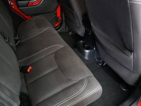 Used 2014 Jeep Wrangler Unlimited Sahara w/ Connectivity Group AWD/4WD image 37