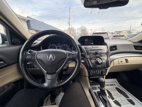 Used 2014 Acura ILX w/ Premium Package FWD image 3