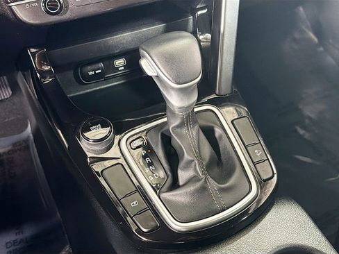 Used 2024 Kia Seltos S FWD image 18