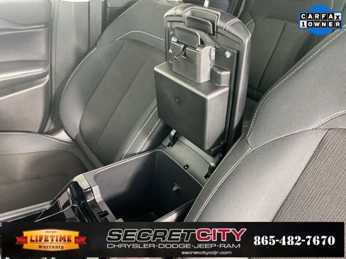 Used 2023 Jeep Grand Cherokee Laredo image 24