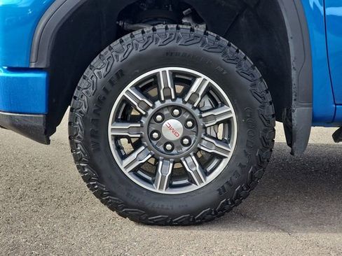 Used 2024 GMC Sierra 1500 AT4 w/ Technology Package AWD/4WD image 18