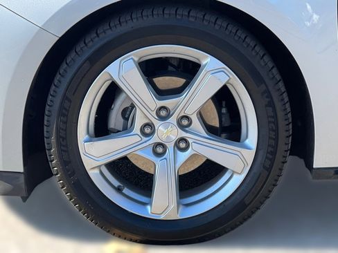 Used 2019 Chevrolet Volt LT image 10