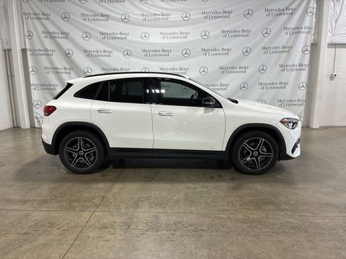 Used 2023 Mercedes-Benz GLA 250 4MATIC image 2