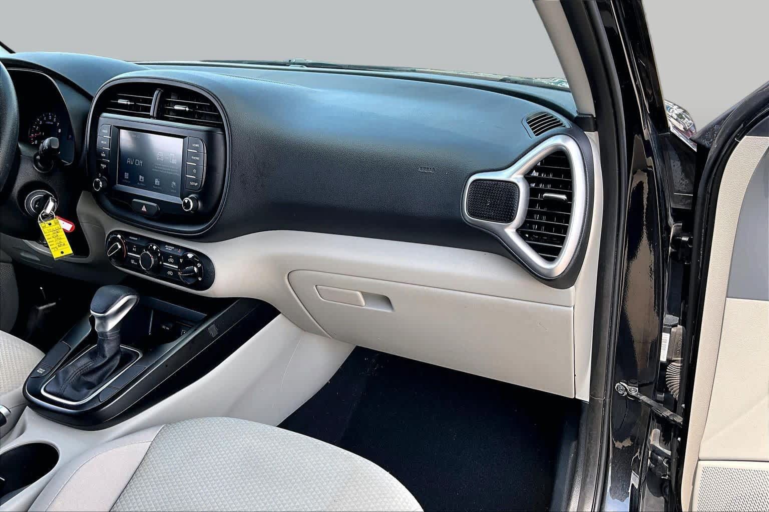 Used 2020 Kia Soul LX FWD image 19