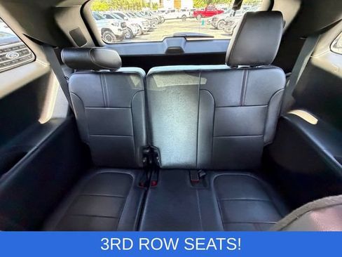 Used 2023 Chevrolet Traverse RS AWD/4WD image 13