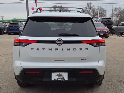 New 2026 Nissan Pathfinder SV image 12