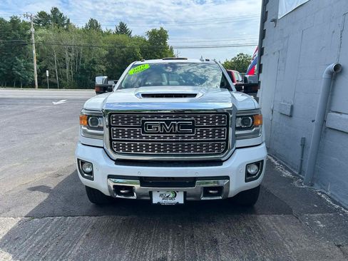 Used 2019 GMC Sierra 3500 Denali w/ Duramax Plus Package AWD/4WD image 2