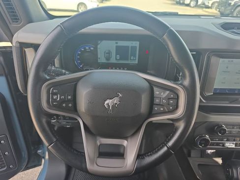 Used 2023 Ford Bronco Badlands image 16