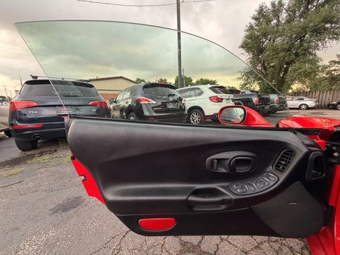 Used 2003 Chevrolet Corvette Z06 w/ Memory Package, 3 Drivers RWD image 11