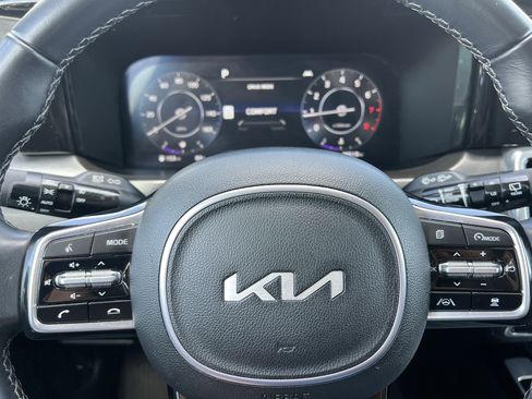 Certified 2023 Kia Sorento SX image 27
