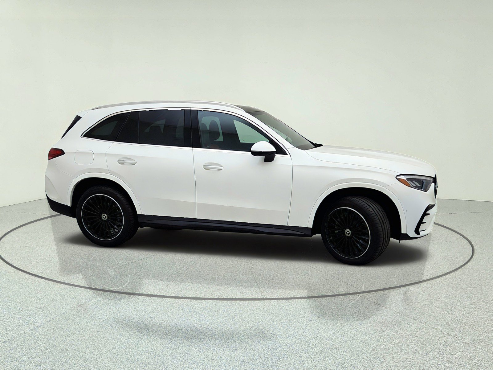 Used 2023 Mercedes-Benz GLC 300 4MATIC image 6