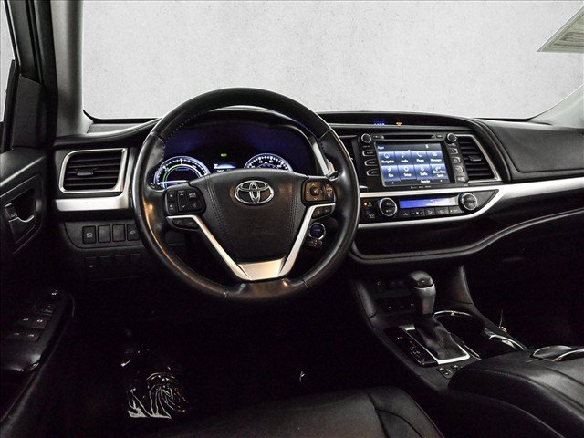 Used 2017 Toyota Highlander XLE w/ Protection Package #3 AWD/4WD image 19