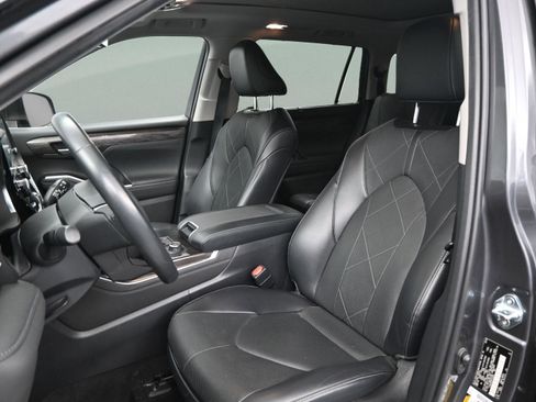 Used 2023 Toyota Highlander Platinum AWD/4WD image 33