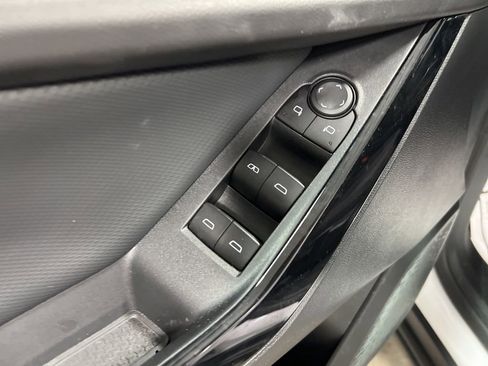 Used 2026 Chevrolet Equinox LT FWD image 21