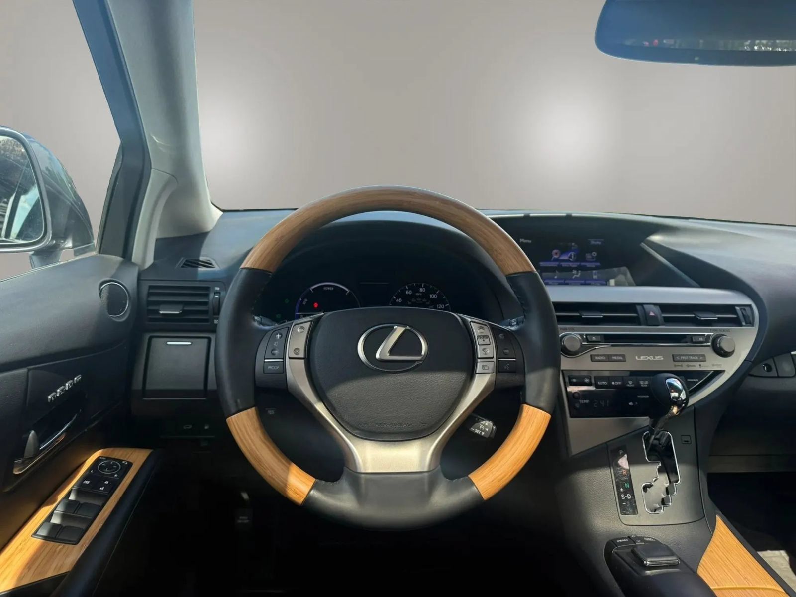 Used 2015 Lexus RX 450h AWD image 42