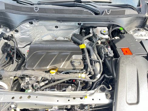 Used 2025 Chevrolet Trax LT w/ LT Convenience Package image 33