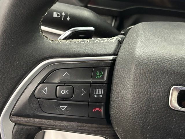 Used 2024 Jeep Grand Cherokee L Limited AWD/4WD image 25