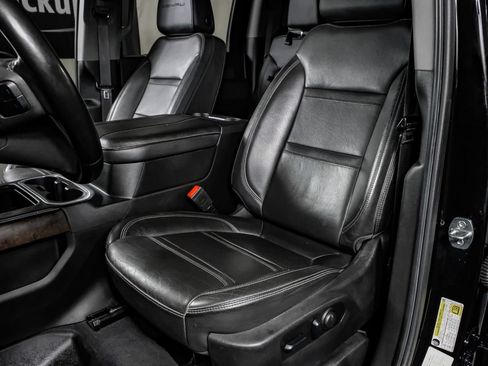 Used 2023 GMC Sierra 3500 Denali w/ Technology Package AWD/4WD image 30