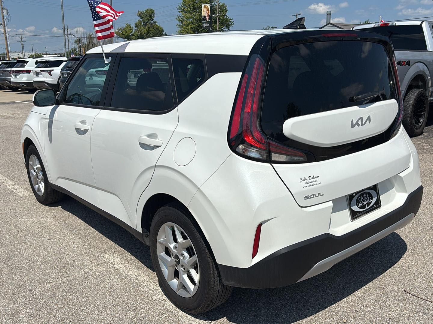 Certified 2025 Kia Soul LX FWD image 4