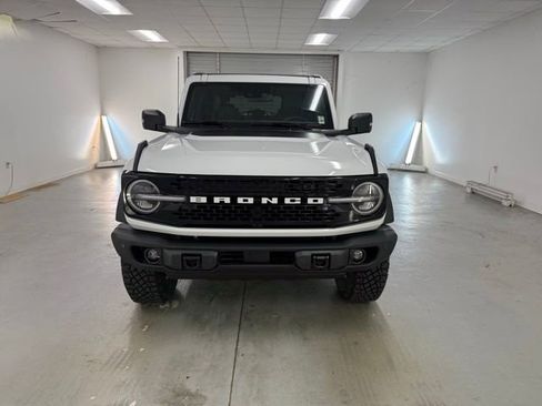 New 2025 Ford Bronco Badlands image 2