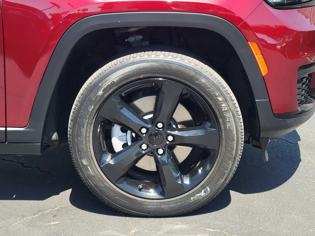 Used 2023 Jeep Grand Cherokee L Laredo AWD/4WD image 31
