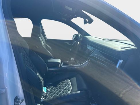 Used 2023 Audi SQ7 Prestige w/ Sport Package image 7