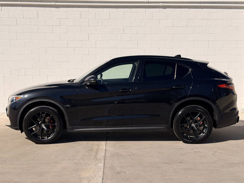 Used 2020 Alfa Romeo Stelvio w/ Nero Edizione image 5