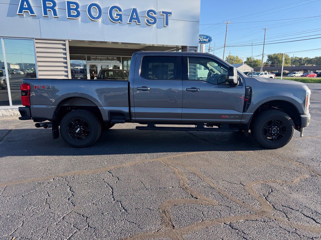 Used 2023 Ford F250 XLT w/ XLT Premium Package AWD/4WD image 4