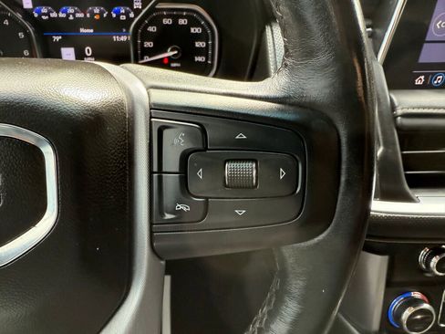 Used 2021 GMC Yukon SLT w/ SLT Premium Package image 16