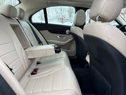 Used 2017 Mercedes-Benz C 300 4MATIC Sedan image 31