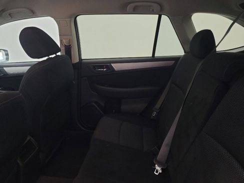 Used 2016 Subaru Outback 2.5i Premium image 18