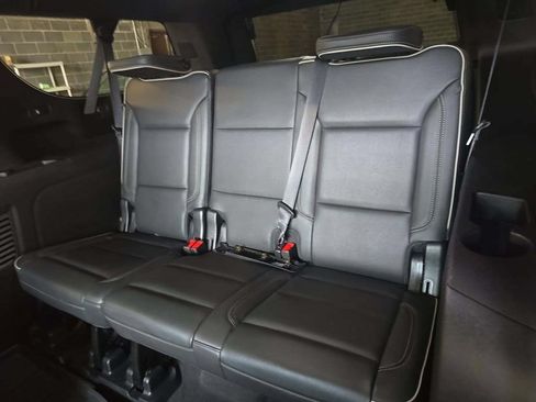Used 2022 GMC Yukon XL SLT w/ SLT Premium Package AWD/4WD image 8