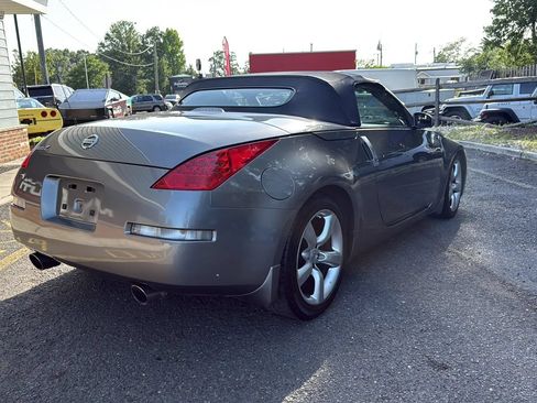 Used 2007 Nissan 350Z Touring RWD image 5