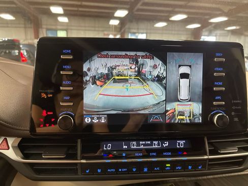 Certified 2022 Toyota Sienna Platinum AWD/4WD image 27