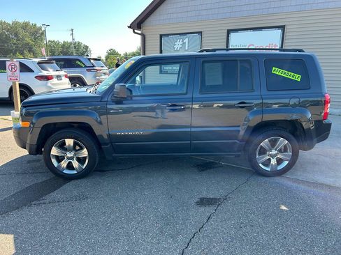 Used 2015 Jeep Patriot Latitude AWD/4WD image 8