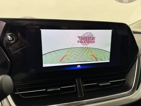 Used 2026 Chevrolet Trax LT FWD image 18