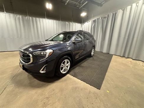 Used 2019 GMC Terrain SLE w/ Driver Convenience Package image 3