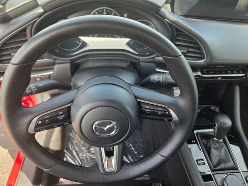 Certified 2025 MAZDA MAZDA3 s FWD image 27
