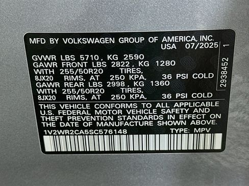 Used 2025 Volkswagen Atlas SE FWD image 12