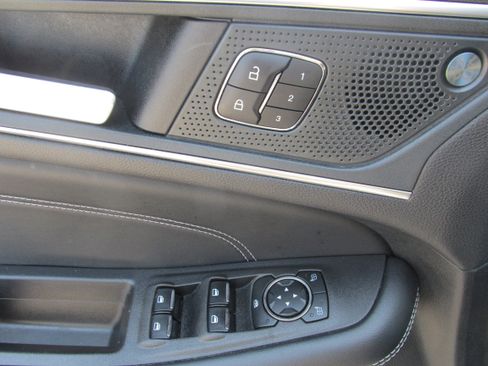 Certified 2024 Ford Edge Titanium image 31