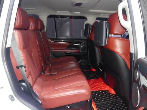 Used 2016 Lexus LX 570 4WD image 28