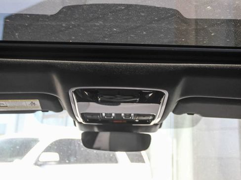 Certified 2026 Land Rover Range Rover Velar Dynamic SE AWD/4WD image 15