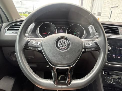 Used 2020 Volkswagen Tiguan SE FWD image 21