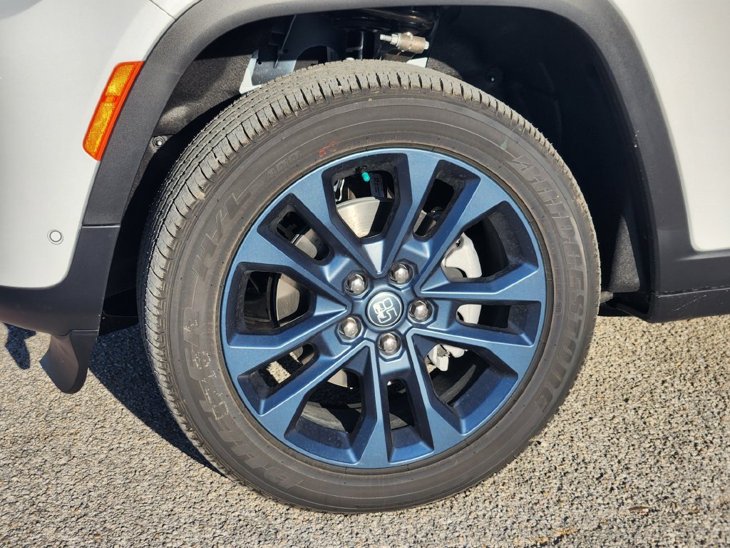New 2026 Jeep Grand Cherokee Limited AWD/4WD image 8