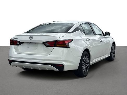 Used 2025 Nissan Altima 2.5 SV FWD image 5