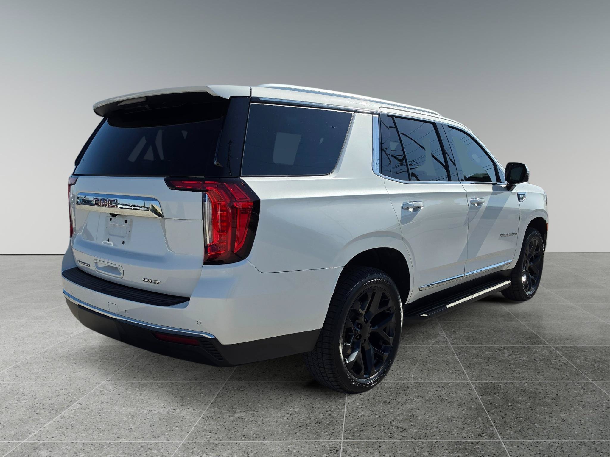 Used 2021 GMC Yukon SLT w/ SLT Premium Package AWD/4WD image 6
