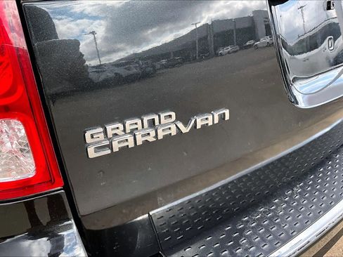 Used 2017 Dodge Grand Caravan SXT image 30