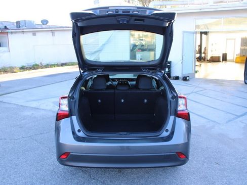 Used 2022 Toyota Prius L Eco image 28