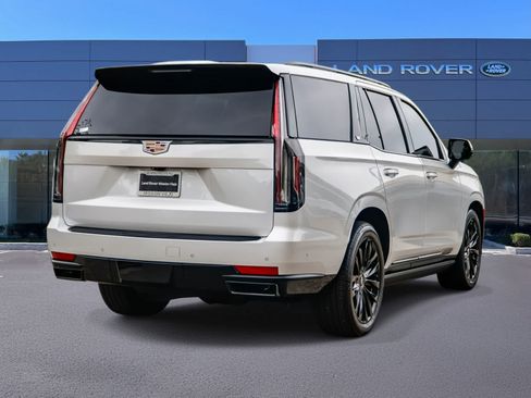 Used 2022 Cadillac Escalade Premium Luxury w/ Performance Package AWD/4WD image 4